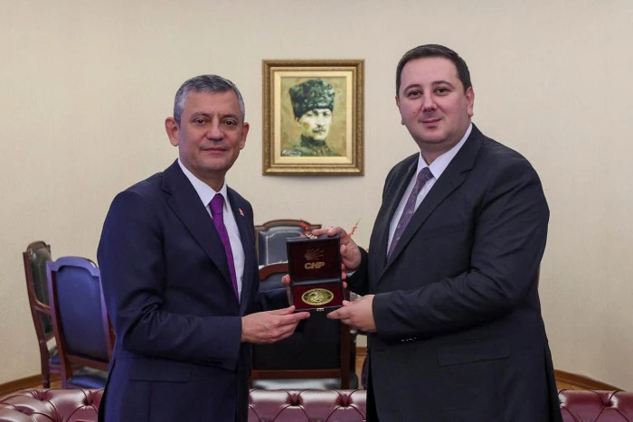 Türk Hareket Partisi (THP) Cumhuriyet Halk Partisi'nin (CHP) 39. Kurultayı'na Katıldı