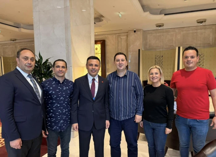 Türk Hareket Partisi (THP) Cumhuriyet Halk Partisi'nin (CHP) 39. Kurultayı'na Katıldı