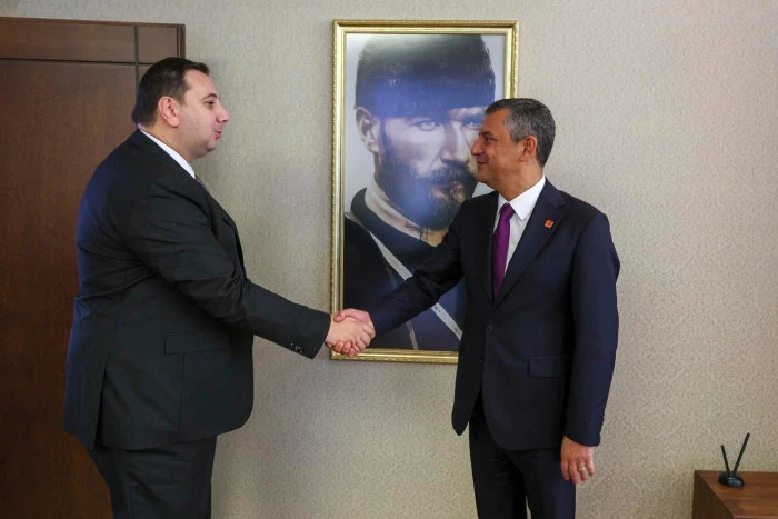 Türk Hareket Partisi (THP) Cumhuriyet Halk Partisi'nin (CHP) 39. Kurultayı'na Katıldı