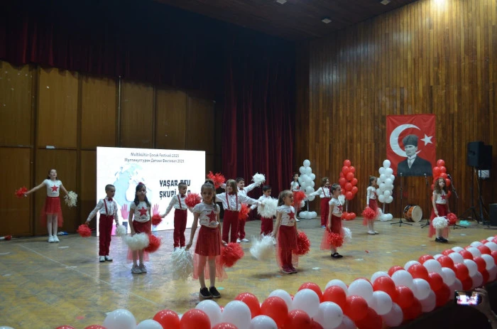 23 Nisan Ulusal Egemenlik ve Çocuk Bayramı Üsküp'te coşkuyla kutlandı