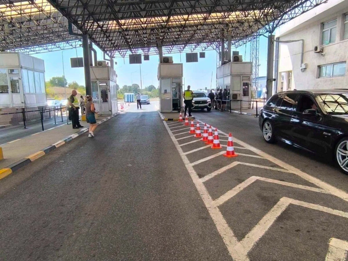 164 kilometre hızla yakalandı: Polonyalı s&uuml;r&uuml;c&uuml; Tabanovce'de tutuklandı