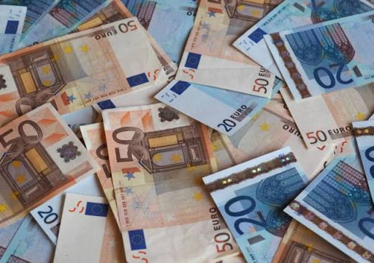 AB&rsquo;de asgari &uuml;cret 620 ile 2.704 avro arasında değişiyor