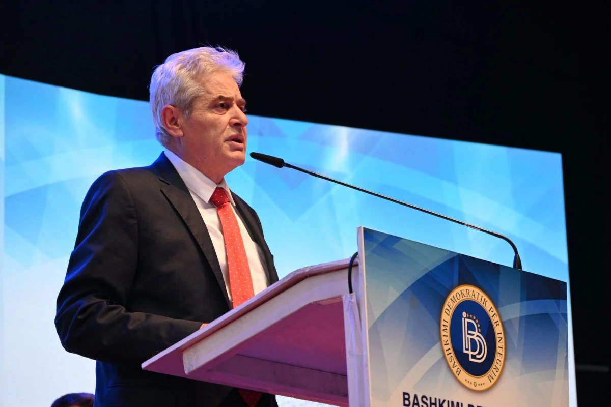 Ahmeti'den 35. yıl mesajı: Devlet t&uuml;m vatandaşlarınındır, ayrıştırıcı politikalara d&ouml;n&uuml;lmemeli