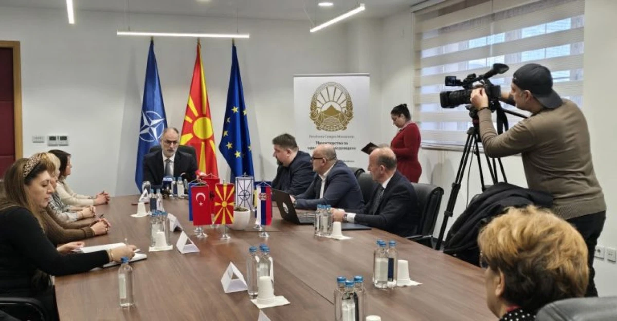 Anadil G&uuml;n&uuml; programında T&uuml;rk kurumu onurlandırılmaması dikkat &ccedil;ekti