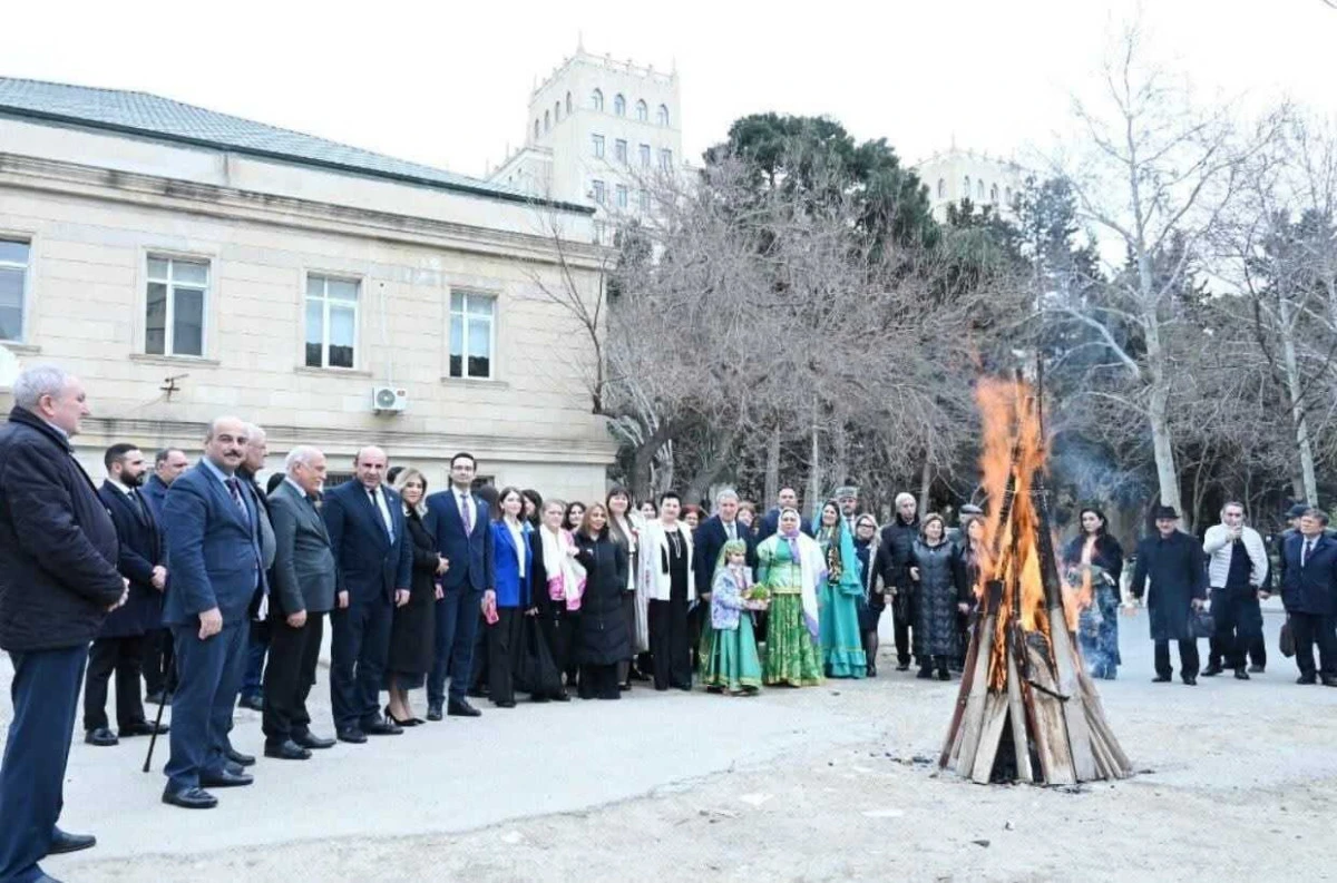 Bak&uuml;&rsquo;de 'Bizim Ailemiz T&uuml;rk D&uuml;nyasıdır&rdquo; konulu uluslararası konferans d&uuml;zenlendi