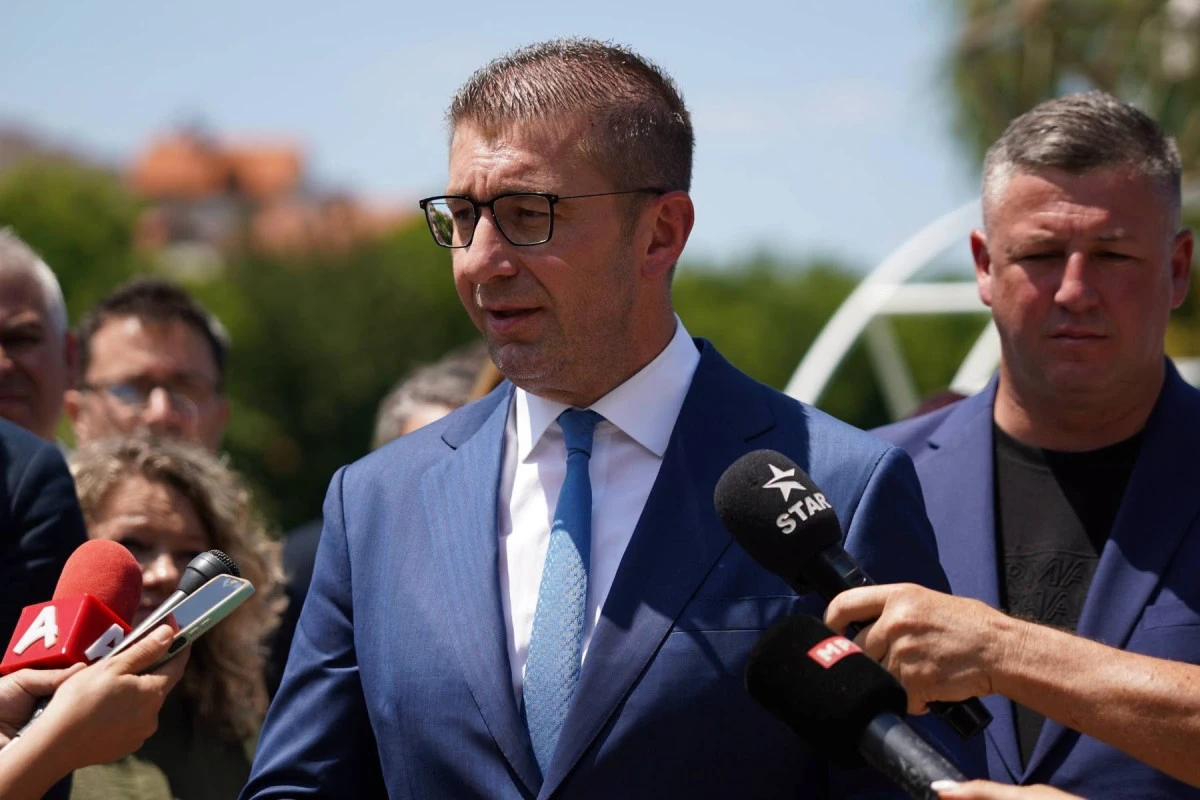 Başbakan Mickoski: Pazartesi'den itibaren akaryakıt fiyatlarında d&uuml;ş&uuml;ş bekleniyor
