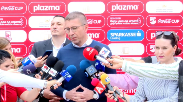 Başbakan Mickoski'den Radev'e davet: Gelmesi i&ccedil;in bir engel yok