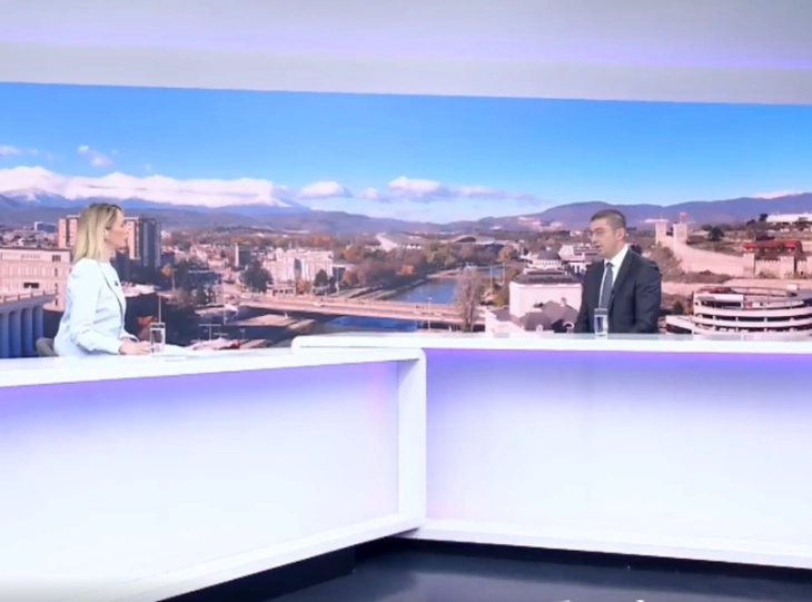 Başbakandan &uuml;niversitelere sert eleştiri: İlk 2500&rsquo;de yokuz