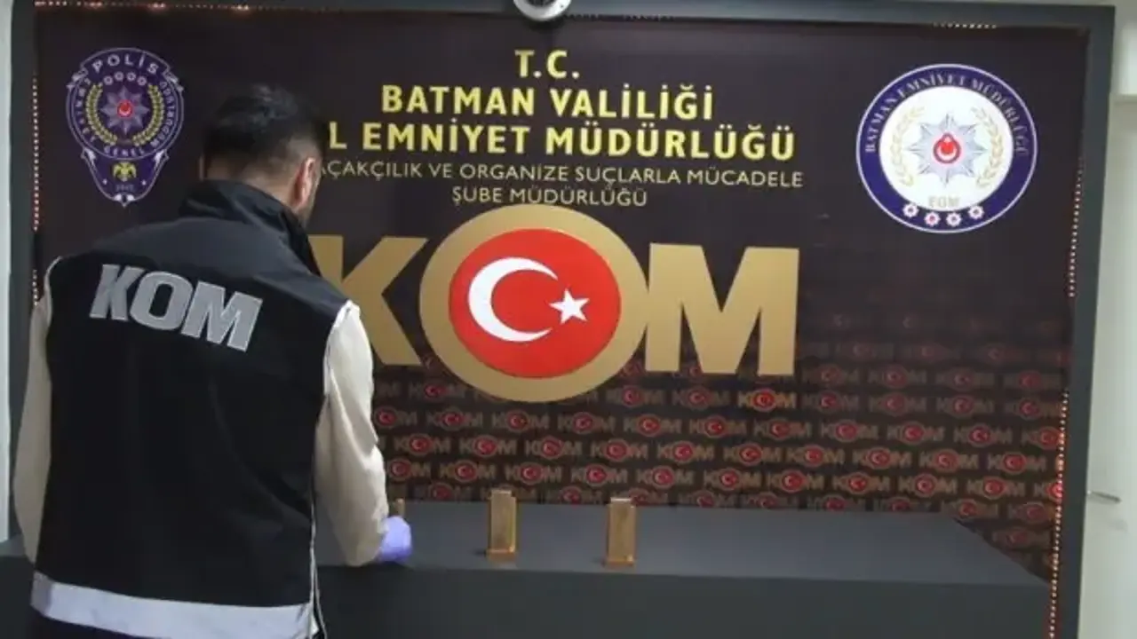 Batman'da Kuzey Makedonya 1.lig kul&uuml;b&uuml; başkanı altın ka&ccedil;ak&ccedil;ılığından yakalandı