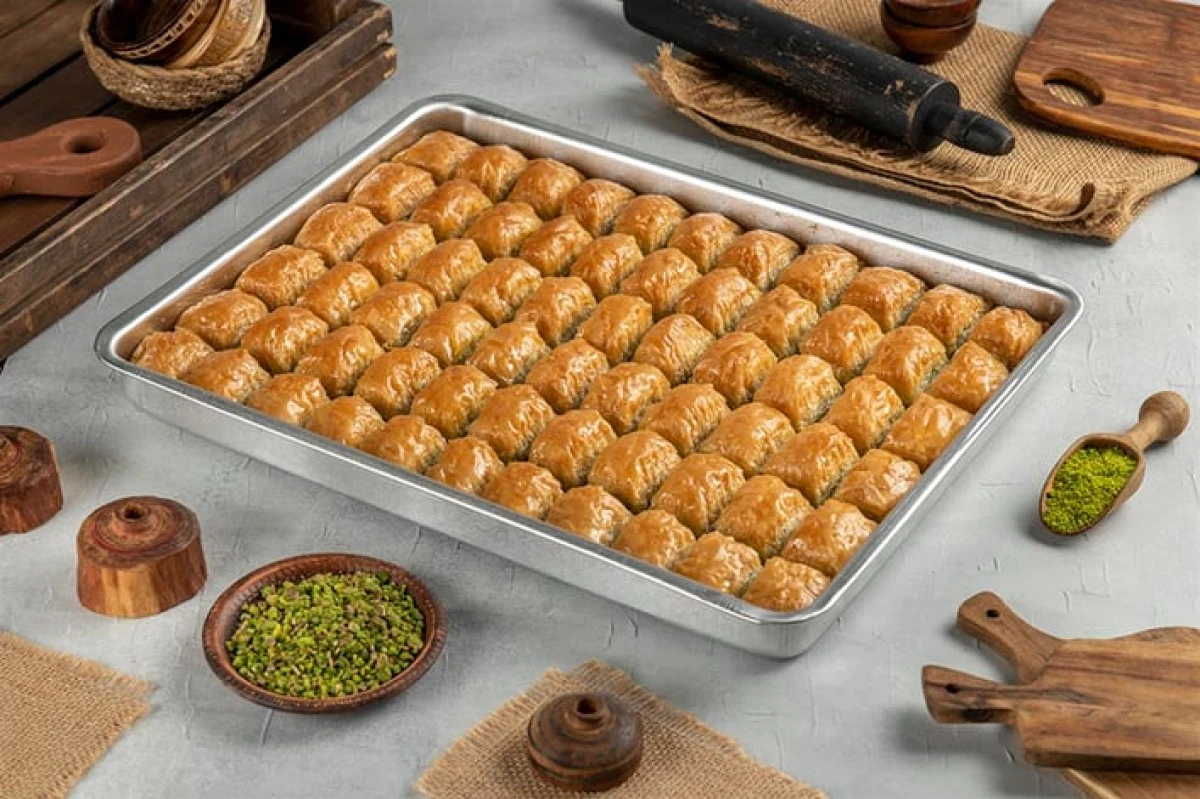 Bayram &ouml;ncesi baklava hesabı: Fıstıklı tepsi maaşın y&uuml;zde 10&rsquo;una ulaştı