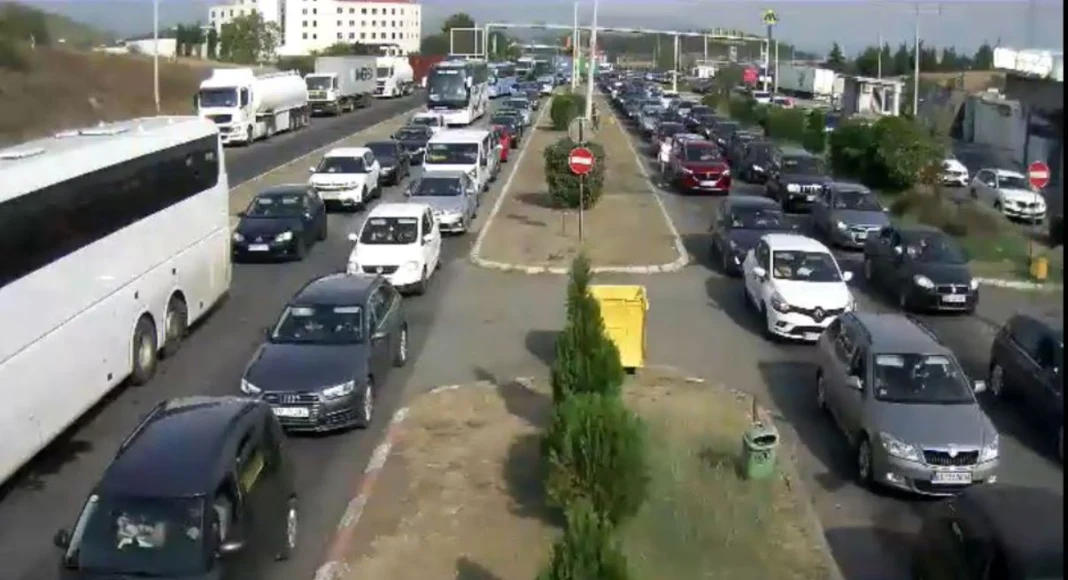 Bogorodica, Doyran ve Tabanovce sınır kapılarında 40 dakikalık bekleme