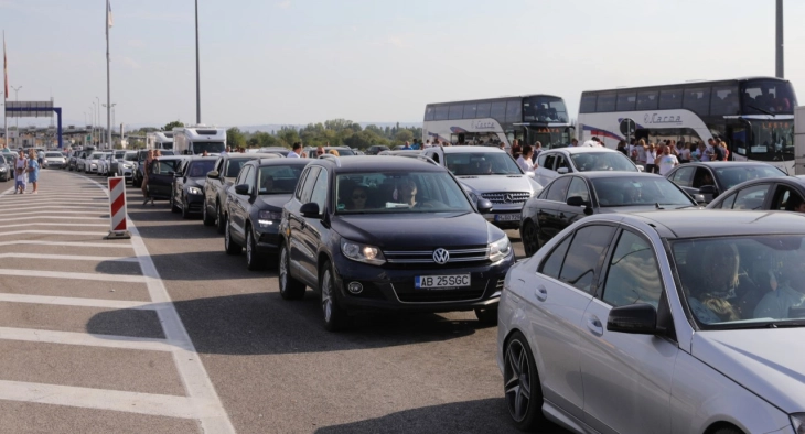 Bogorodica, Doyran ve Tabanovce sınır kapılarında yoğunluk arttı