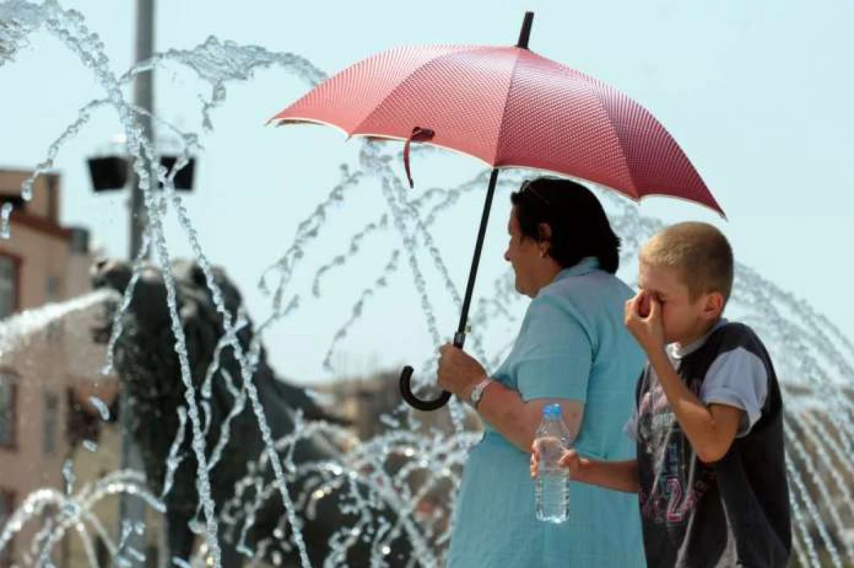 Bug&uuml;n 38 derece, hafta sonu 40'ın &uuml;zerinde: Sıcaklar artıyor