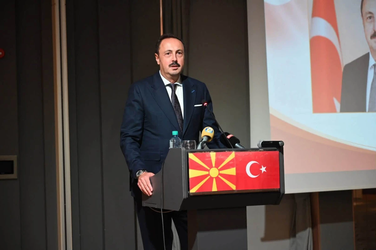 B&uuml;y&uuml;kel&ccedil;i Fatih Ulusoy i&ccedil;in &Uuml;sk&uuml;p'te veda resepsiyonu d&uuml;zenlendi