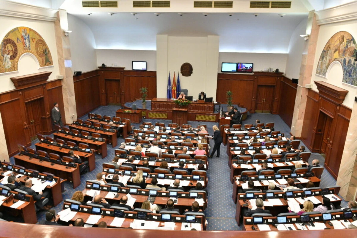 'Devlete tam bağlılık' gerek&ccedil;esiyle milletvekilliği i&ccedil;in tek vatandaşlık &ouml;nerisi