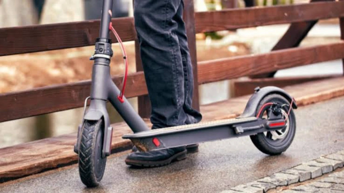 Elektrikli scooter kullanımına 18 yaş sınırı ve 20 kilometre hız kısıtlaması