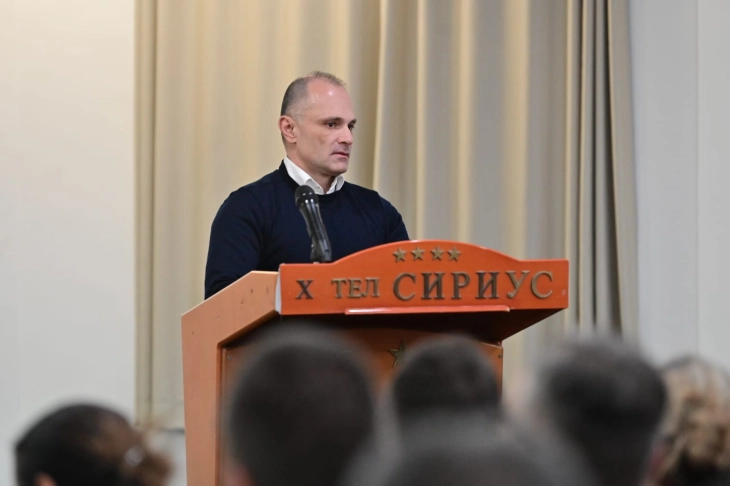 Filip&ccedil;e: B&uuml;t&ccedil;e a&ccedil;ığı 2 milyar avro, şirketler kapanıyor