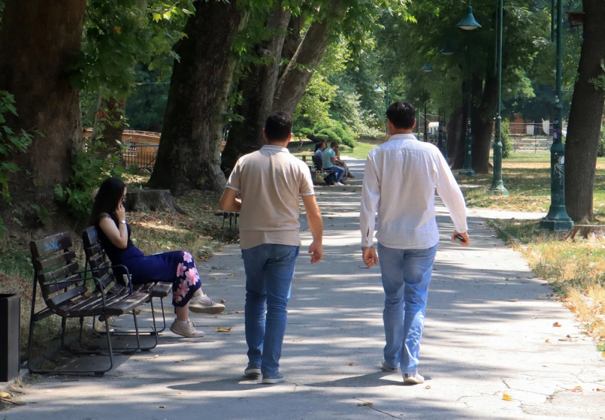 Fırtınanın ardından &Uuml;sk&uuml;p Şehir Parkı'nda onarım &ccedil;alışmaları hız kesmeden devam ediyor