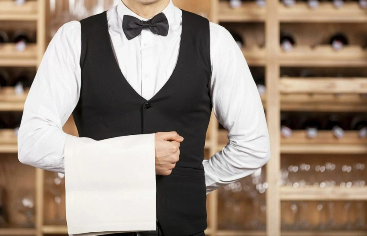 Garson ve aş&ccedil;ı krizi derinleşiyor: &Ccedil;&ouml;z&uuml;m emekliler ve &ouml;ğrenciler mi?