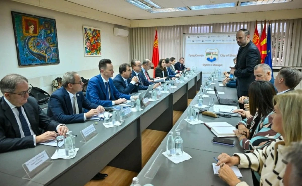 Gorgievski, EBRD heyetiyle g&ouml;r&uuml;şt&uuml;: &Uuml;sk&uuml;p b&uuml;y&uuml;k projeleri hak ediyor