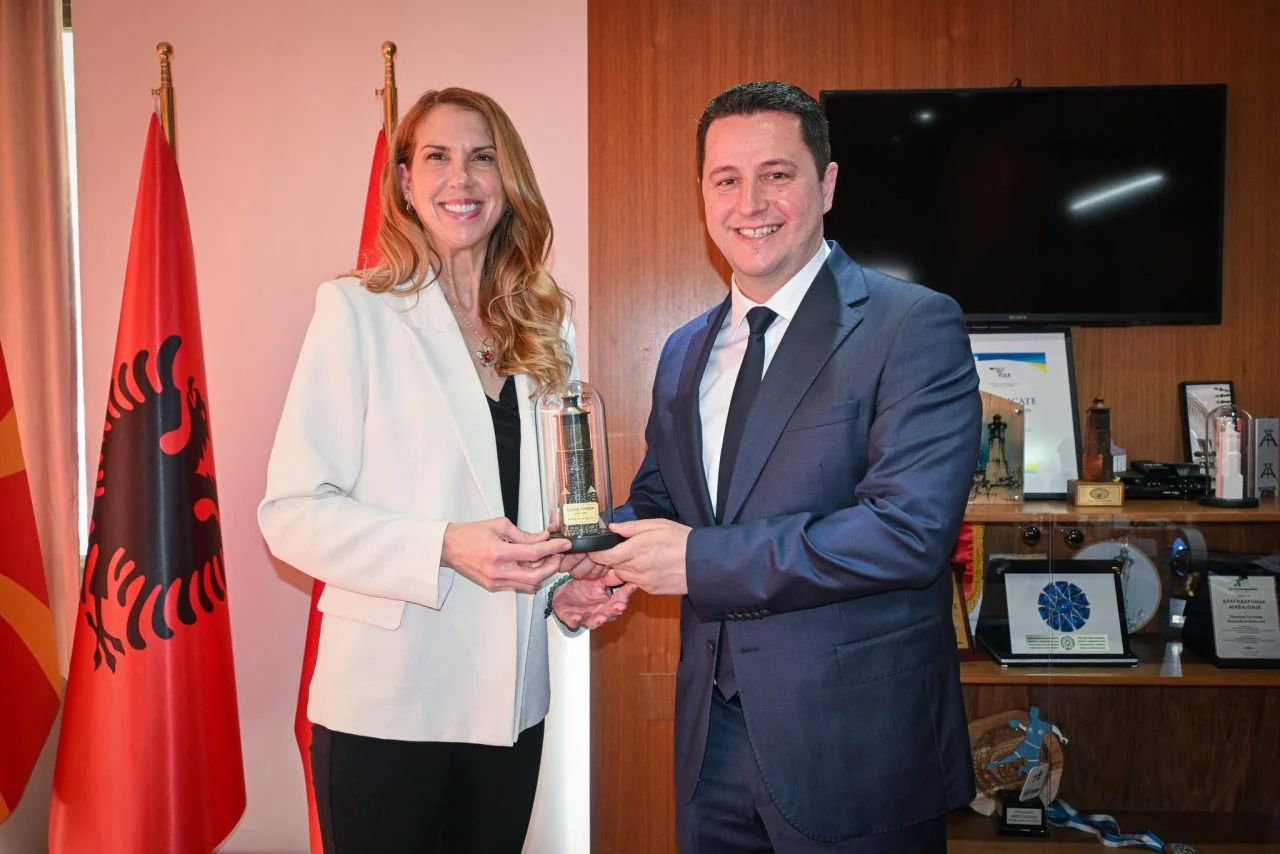 Gostivar Belediye Başkanı Limani, ABD'nin Ge&ccedil;ici Maslahatg&uuml;zarı Varnes ile g&ouml;r&uuml;şt&uuml;