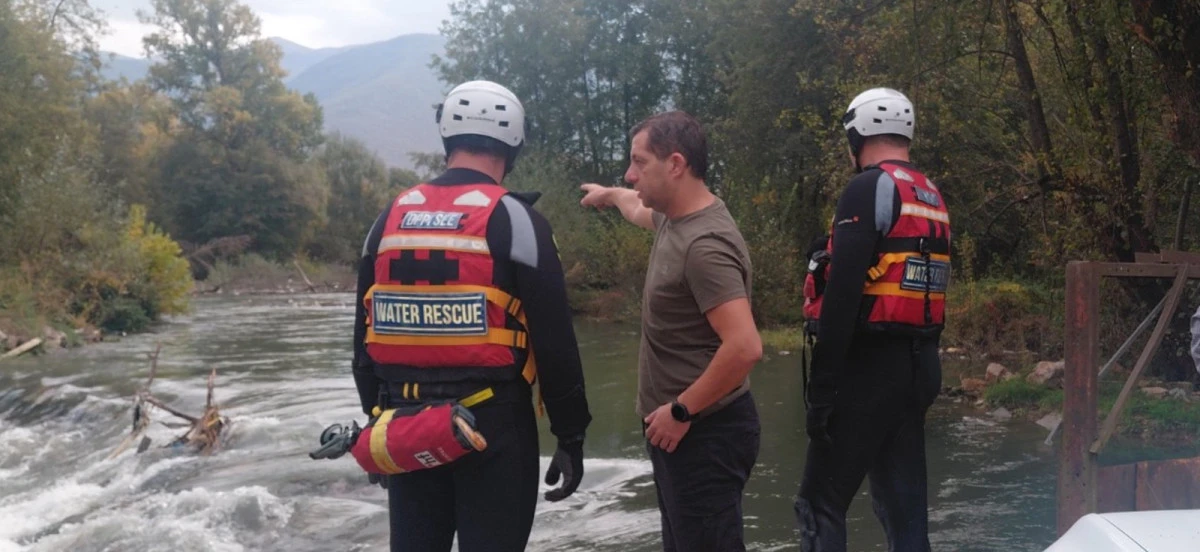 Gostivar'da kayıp kişi i&ccedil;in Vardar Nehri'nde yoğun arama &ccedil;alışması başlatıldı