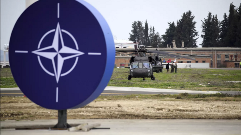 Batı basını: NATO, ABD askerlerinin Avrupa'dan çekilmesine hazırlanıyor