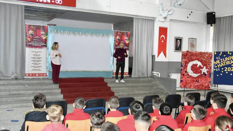 Yunus Emre Enstitüsü katkılarıyla Karagöz Gölge Tiyatrosu, Kuzey Makedonya okullarında