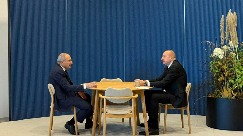 Aliyev ve Paşinyan Kopenhag’da bir araya geldi