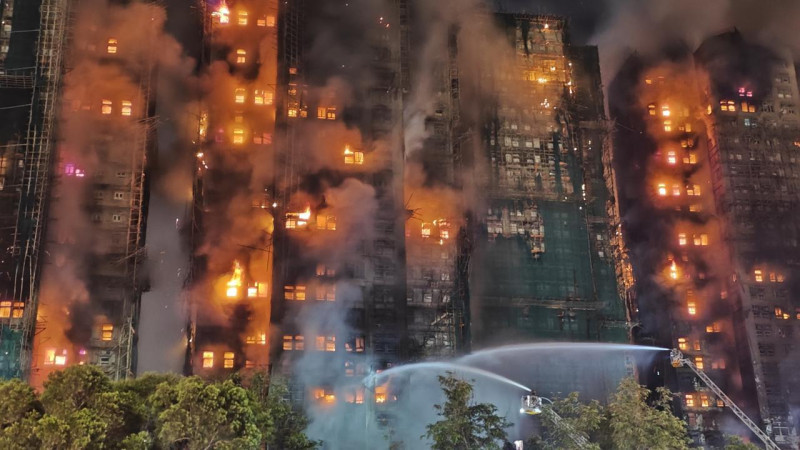 Hong Kong'daki yangın faciasında ölü sayısı yükseliyor