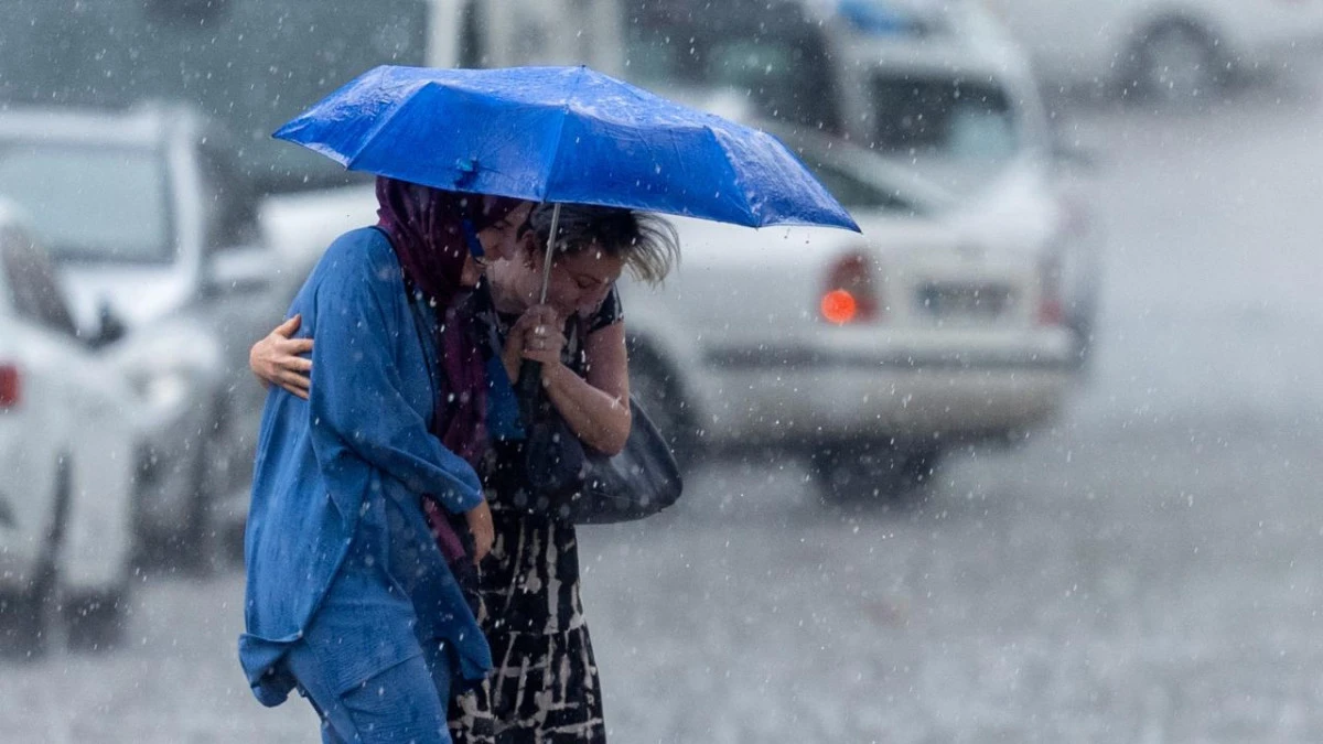 Hafta ortasına dikkat: Meteorolojiden sağanak, fırtına ve dolu uyarısı!