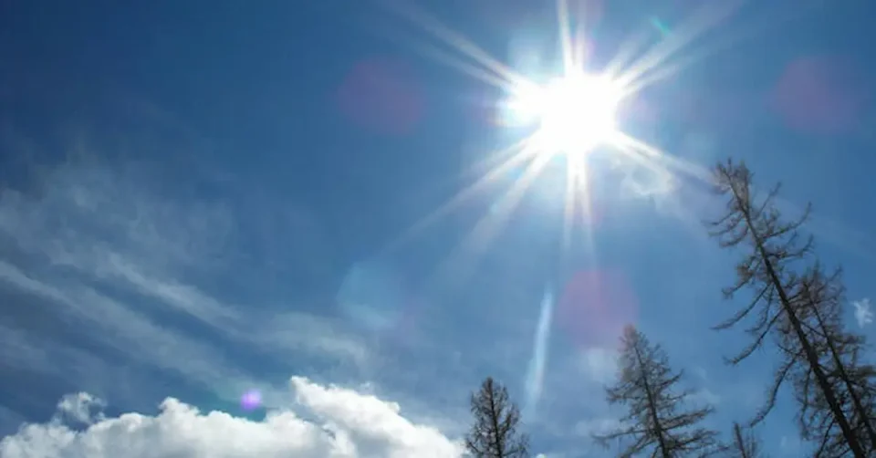 Hava g&uuml;neşli ve sıcak, sıcaklıklar 32 dereceye &ccedil;ıkacak
