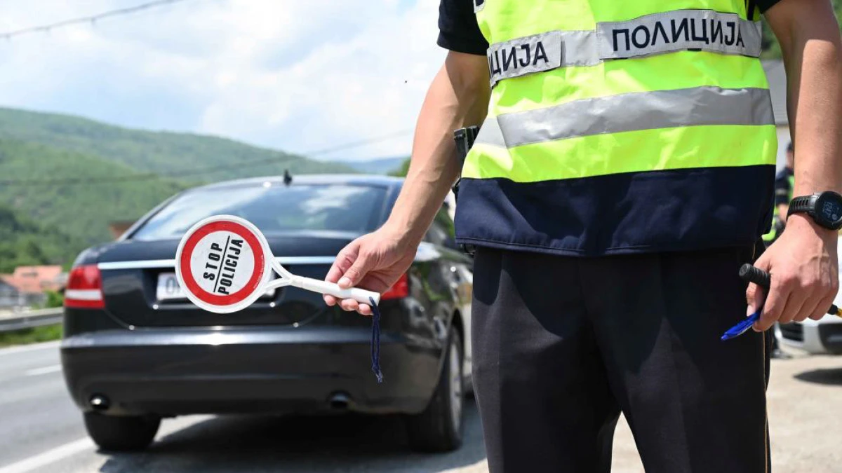 Hız yapan 298 s&uuml;r&uuml;c&uuml;ye ceza, 23 araca el konuldu