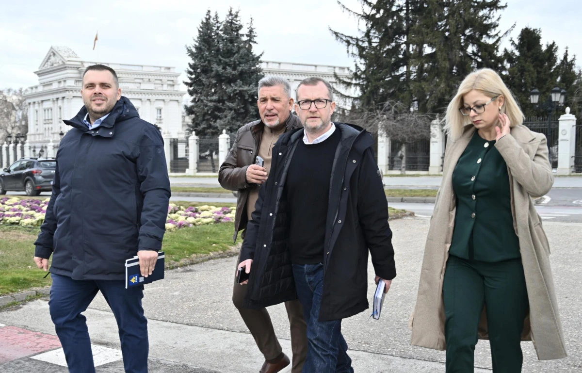 H&uuml;k&uuml;met ve UPOZ'tan &uuml;&ccedil; yıllık maaş artışı anlaşması: Sendika organlarının onayı bekleniyor