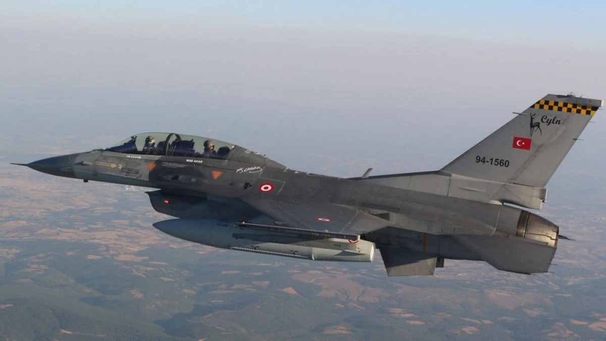 Kıbrıs'ta gerilim tırmanıyor: Ankara'dan F-16 sinyali, Batı'dan takviye
