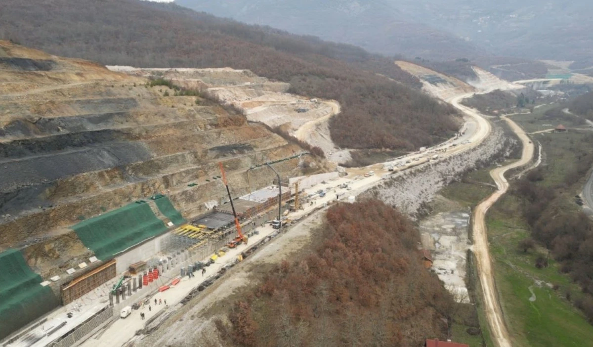 Kır&ccedil;ova-Ohri otoyoluna 186 milyon avro daha, bitiş tarihi 2027'ye uzadı