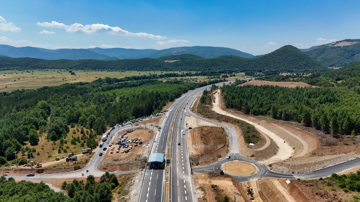 Kır&ccedil;ova-Ohri Otoyolu&rsquo;nda 12 yılda 600 milyon avro t&uuml;ketildi, yol h&acirc;l&acirc; bitmedi