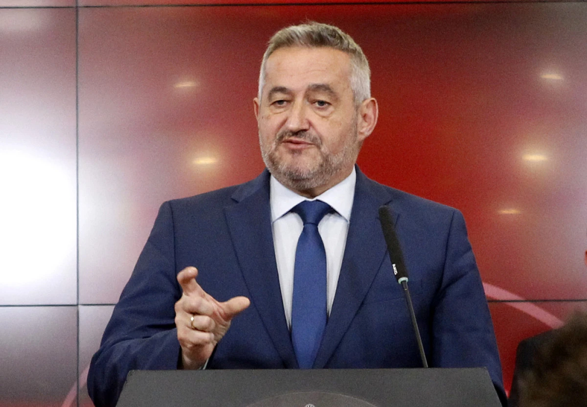 Klekovski: Gostivar'da durum normale d&ouml;n&uuml;yor, su analizi 20 Ağustos'ta a&ccedil;ıklanacak