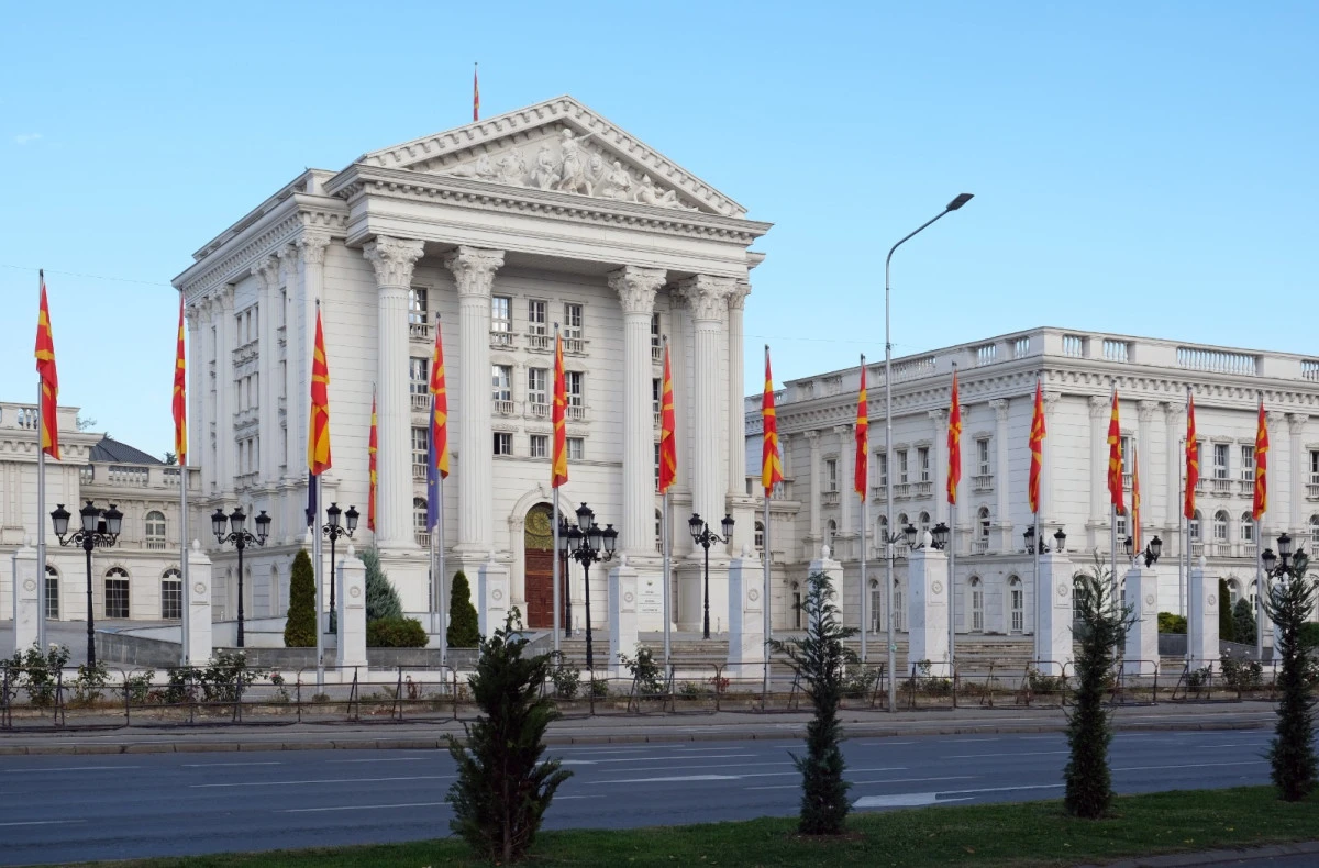 Koltuk var, yetki yok! Bağımsızlığın 35. yılında T&uuml;rkler sembolik bakanlıkla mı uyutuluyor?