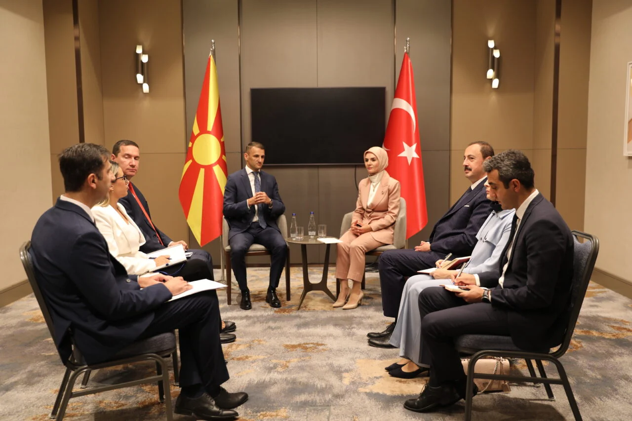 Kuzey Makedonya ve T&uuml;rkiye'den sosyal hizmetler alanında iş birliği protokol&uuml;