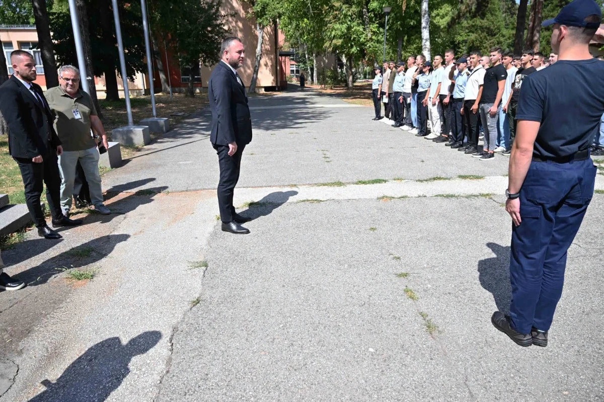 Kuzey Makedonya'da 30 yıl aradan sonra polis lisesi kapılarını a&ccedil;tı