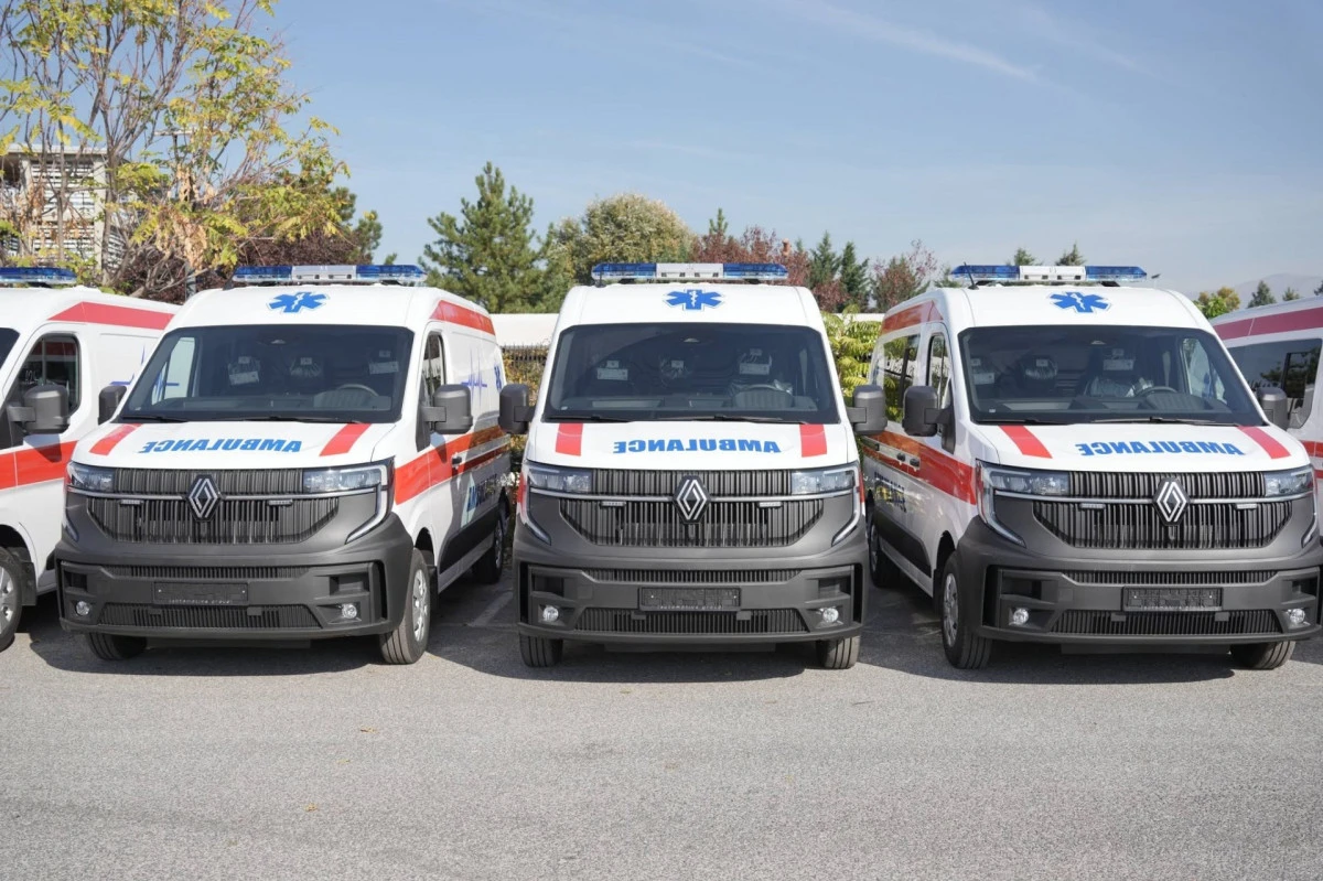 Kuzey Makedonya'da acil sağlık hizmetlerine 100 yeni ambulans