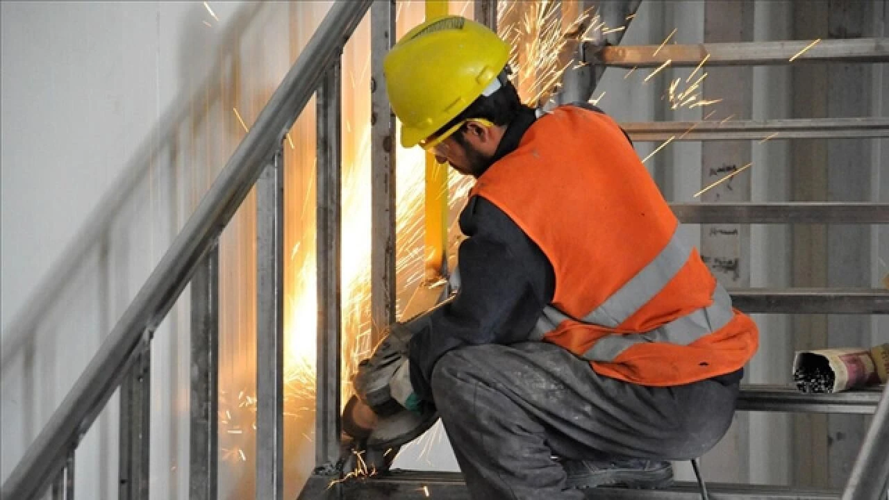 Kuzey Makedonya'da işg&uuml;c&uuml; &ccedil;elişkisi: 90 bin işsiz, binlerce boş iş yeri