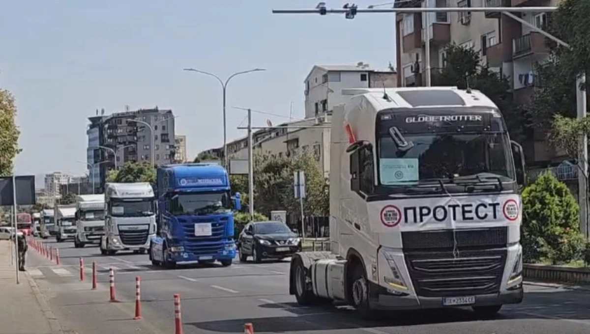 Makedonyalı nakliyeciler AB &ouml;n&uuml;nde protestoda: Bu artık m&uuml;mk&uuml;n değil