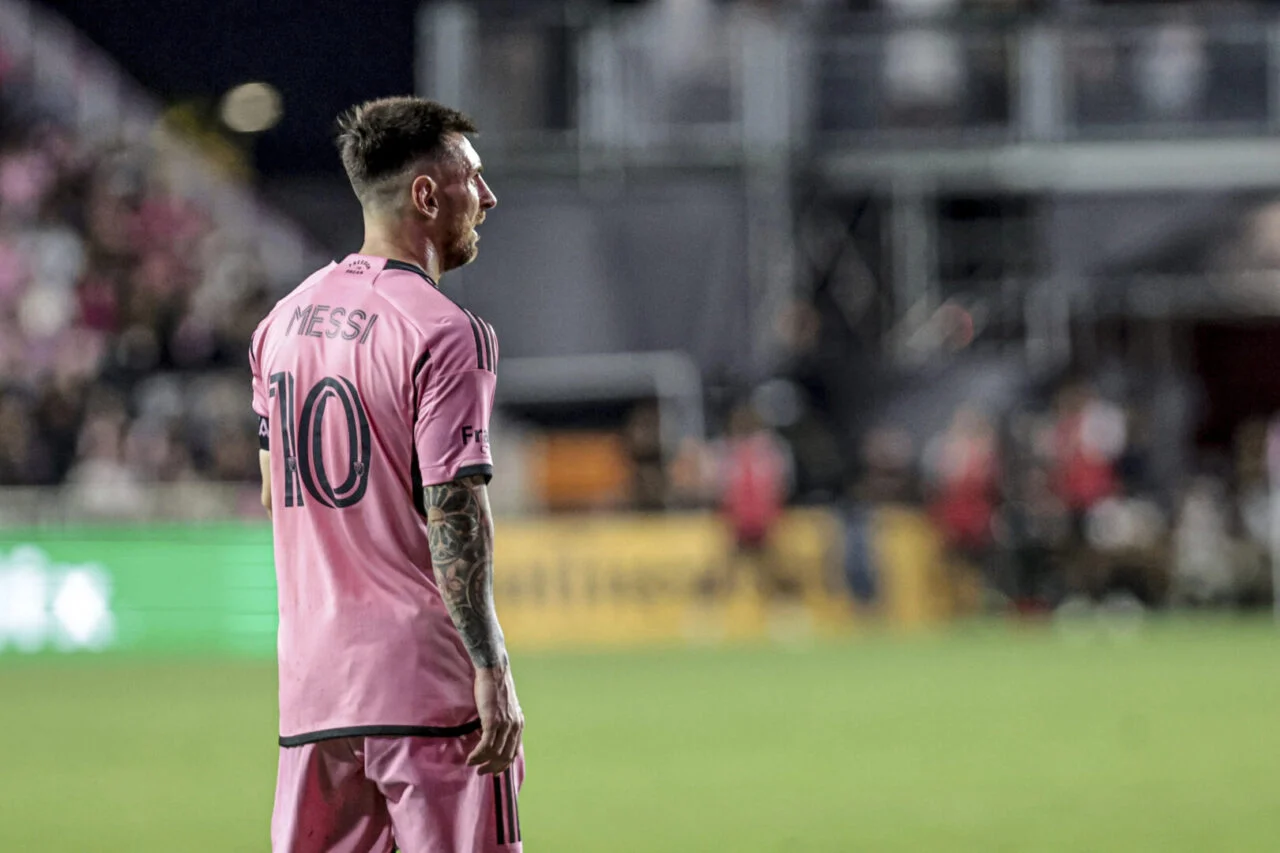 Messi'den k&ouml;t&uuml; seri: &Uuml;st &uuml;ste &uuml;&ccedil;&uuml;nc&uuml; penaltısını da ka&ccedil;ırdı