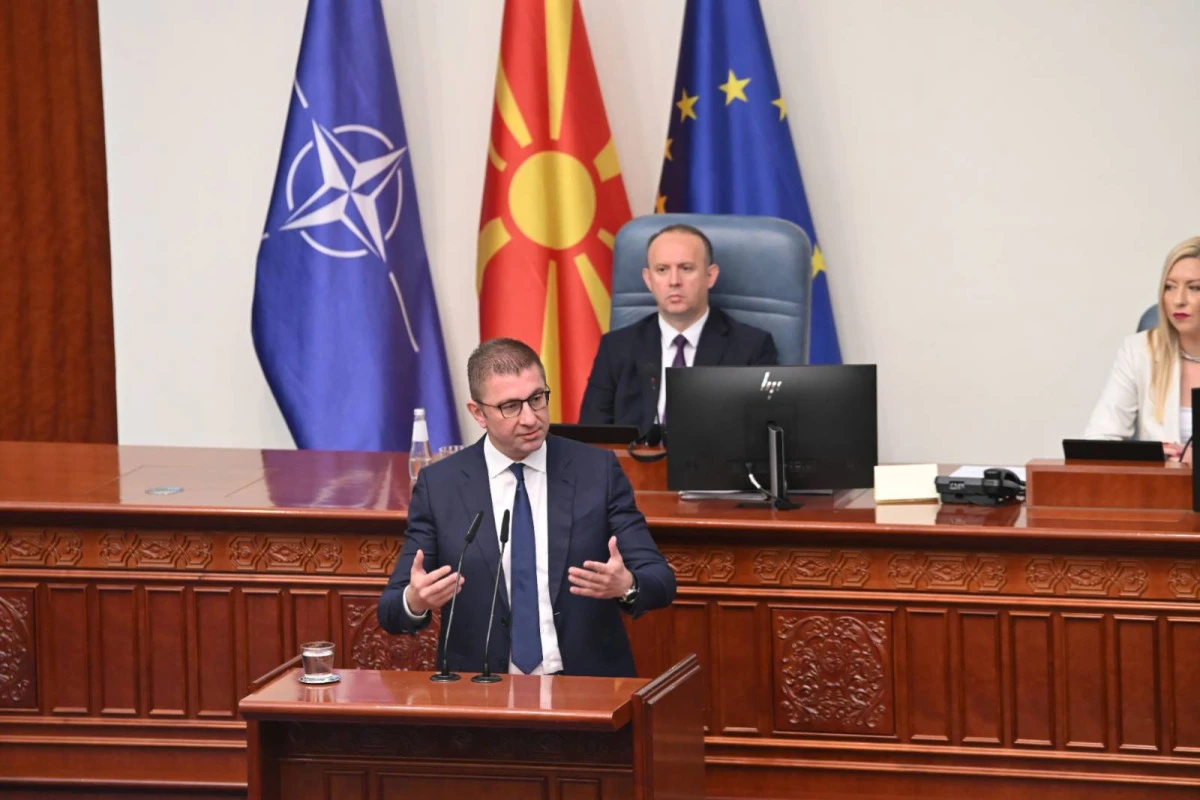 Mickoski: Anayasa değişikliği i&ccedil;in iki koşul şart