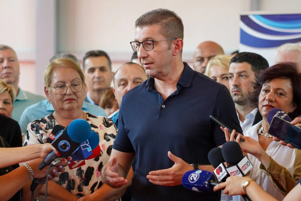 Mickoski: &Uuml;lke genelinde 1.200'den fazla proje y&uuml;r&uuml;t&uuml;l&uuml;yor, Makedonya b&uuml;y&uuml;k bir şantiyeye d&ouml;n&uuml;şt&uuml;