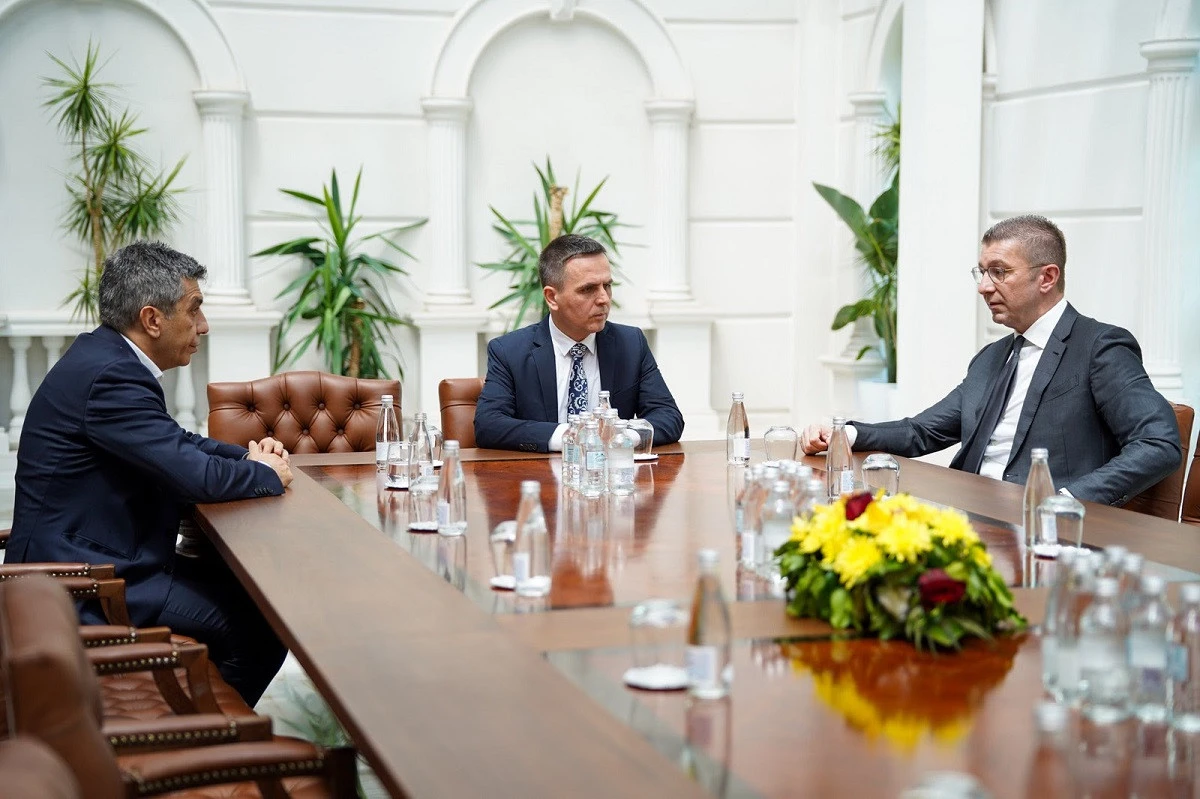 Mickoski, VLEN liderleriyle adalet sınavında dil kullanımını g&ouml;r&uuml;şt&uuml;