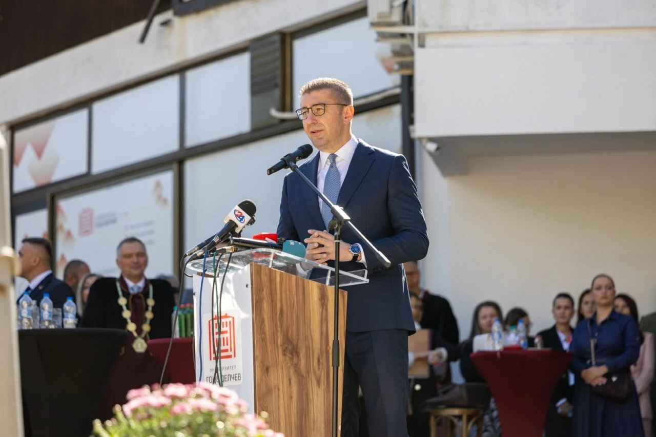 Mickoski: Yurtdışına gidin, bilgi edinin ama sonunda eve d&ouml;n&uuml;n