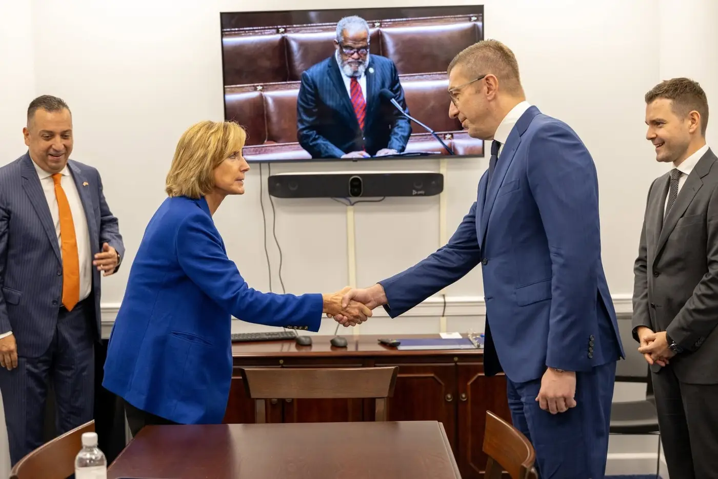Mickoski'den ABD teması: Dostluk Grubu eşbaşkanı Tenney ile g&ouml;r&uuml;şme ger&ccedil;ekleşti